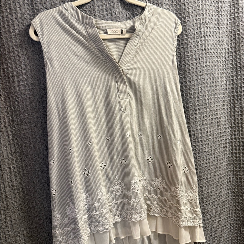 LOGO by Lori Goldstein Light Gray Sleeveless Eyelet Tunic